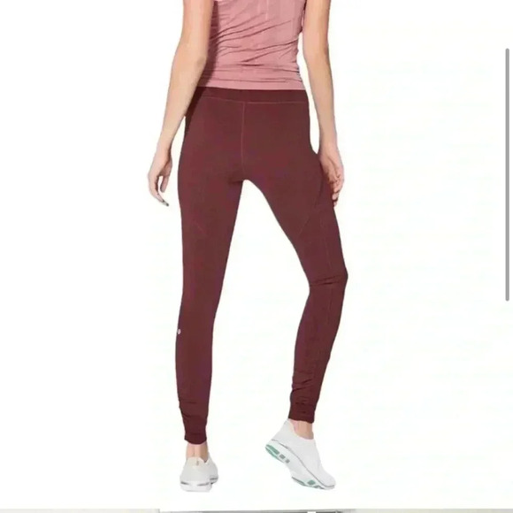 LULULEMON RARE RAIN ON TRAIN ON TIGHT LEGGINGS IN REDWOOD COLOR SIZE 6 - Picture 2 of 9